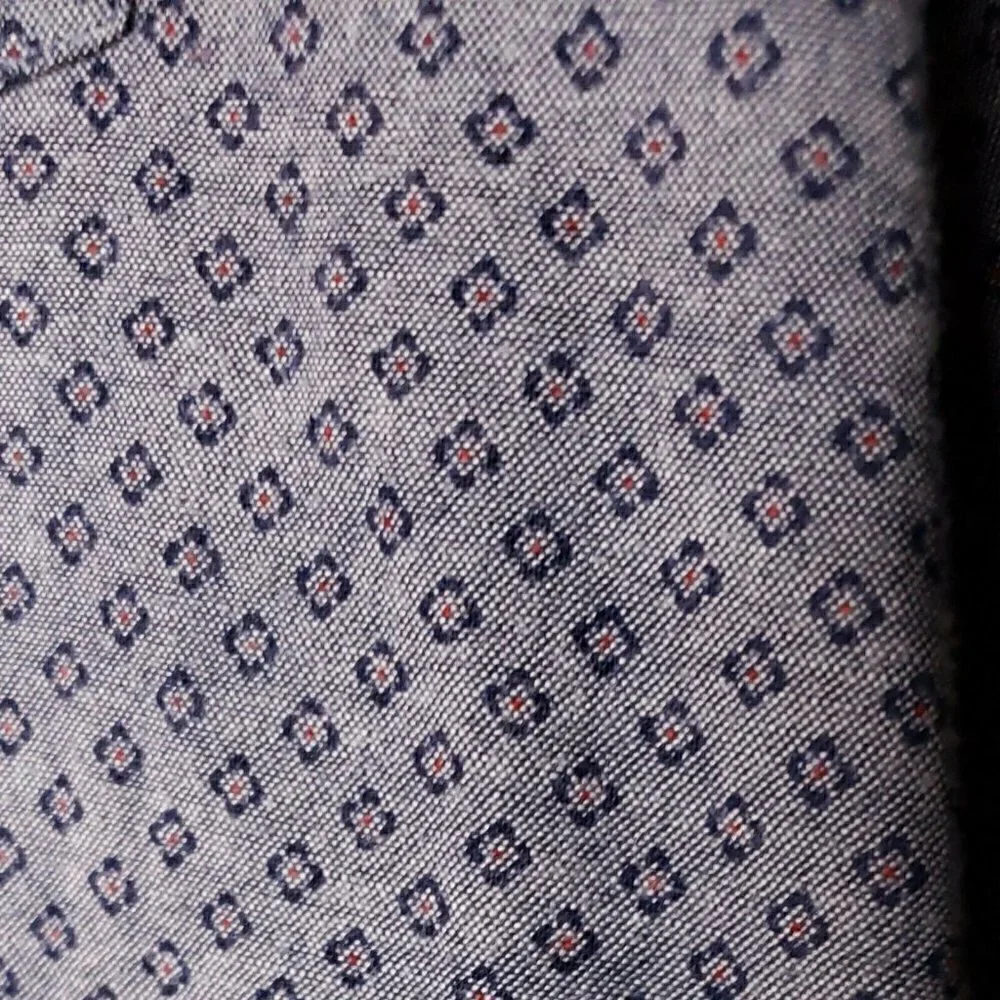 Banana Republic Standard Fit grey Long Sleeve diamond print button down large